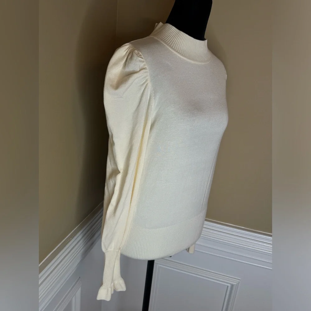 NWT Love Trend New YorK Cream mock neck Sweater with Puff Sleeves